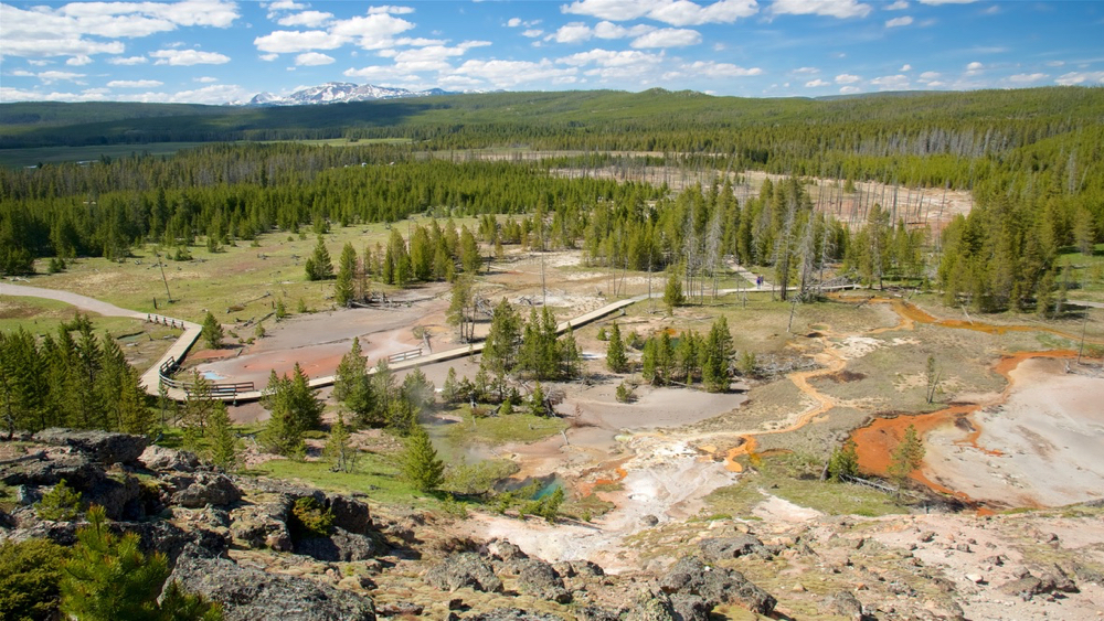 Artists Paintpots in Yellowstone National Park, USA