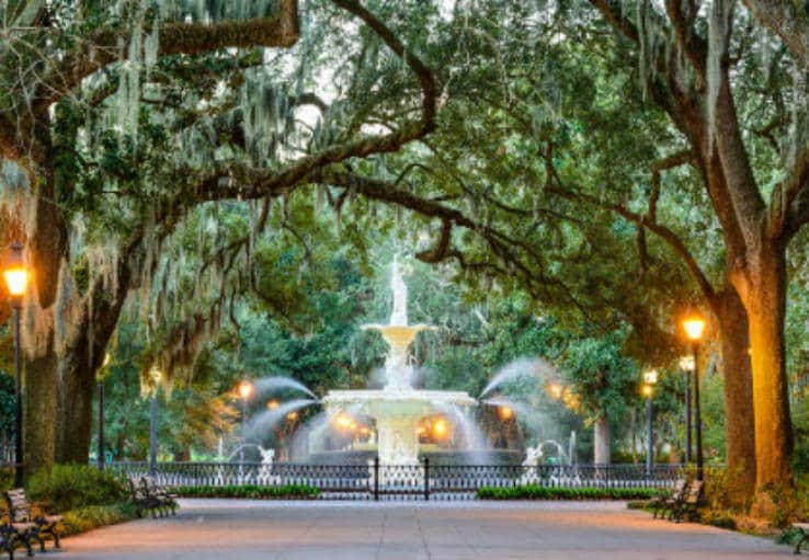 body-savannah-georgia-usa-at-forsyth-park-fountain