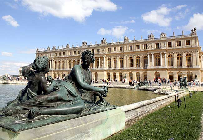 Landscape view of the Gardens of Versailles in Paris