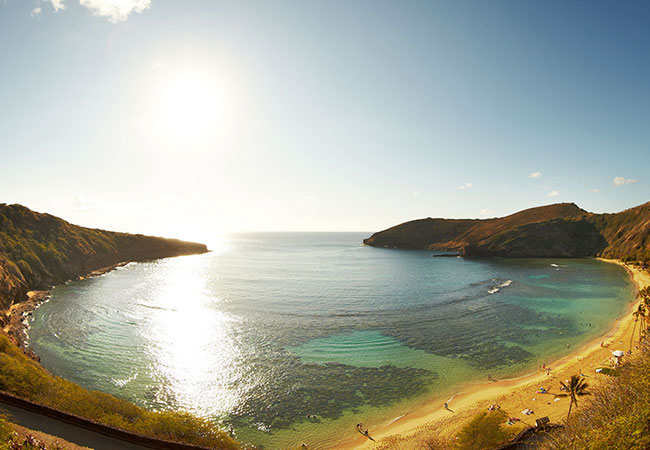 Panoramic view of the bay with clear blue water in Honolulu