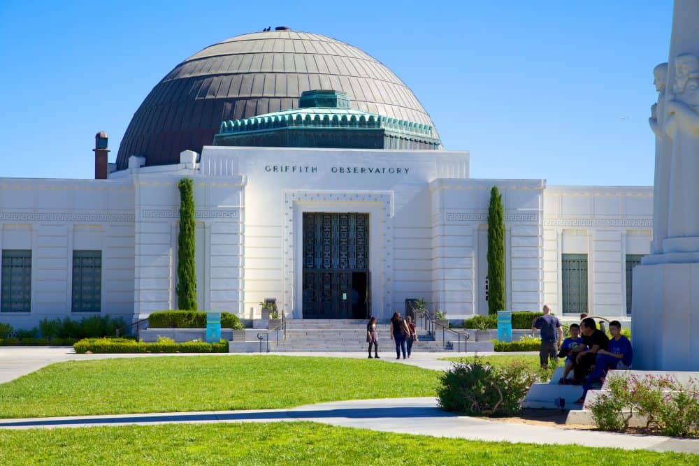 Exterior view of the Griffith Observatory in Griffith Park