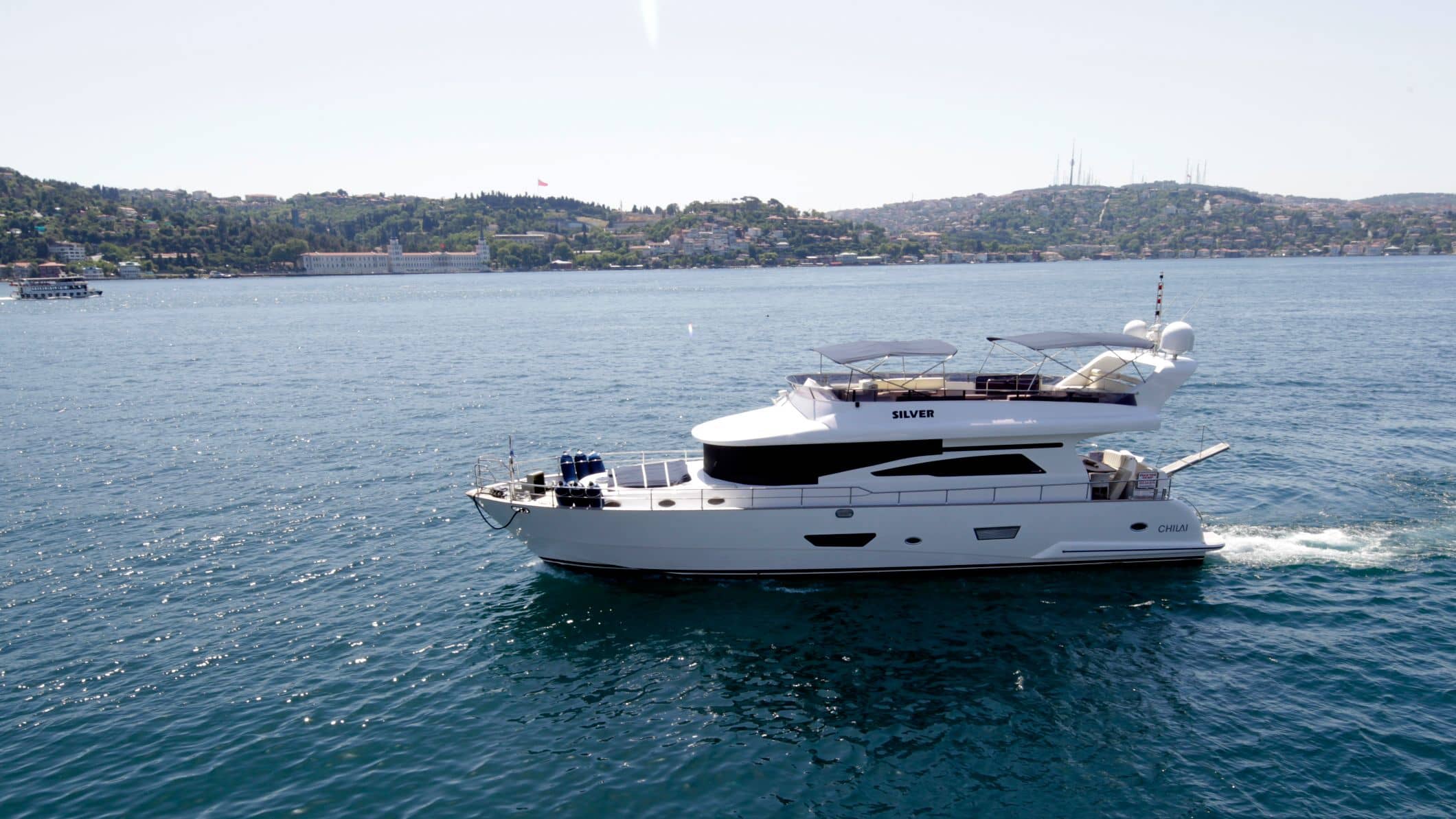 Luxurious yacht cruise from Istanbul
