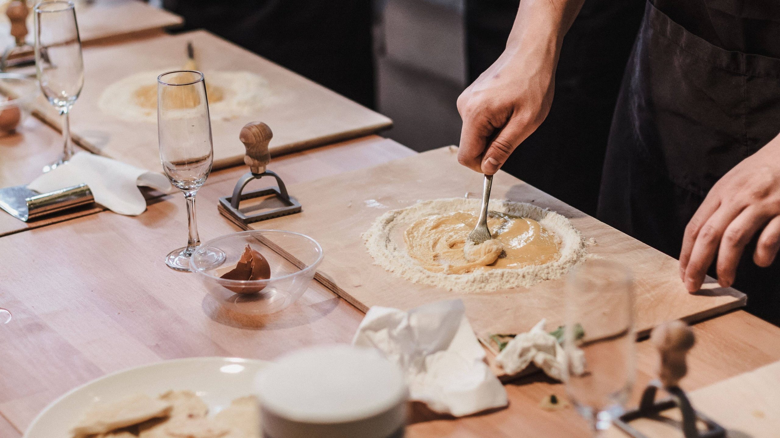 Making pasta with an live online cooking class