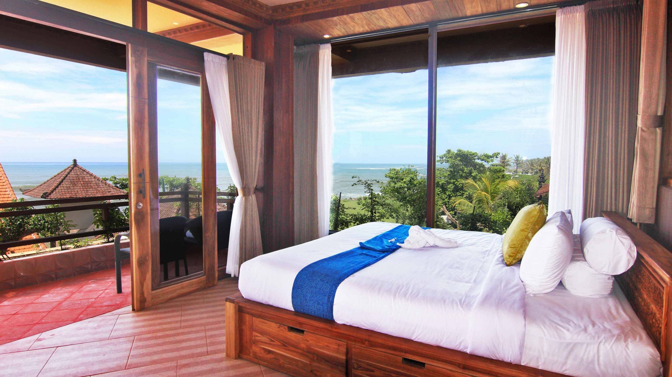 One of the luxurious guest suites offered at the Udara Bali Yoga Retreat.