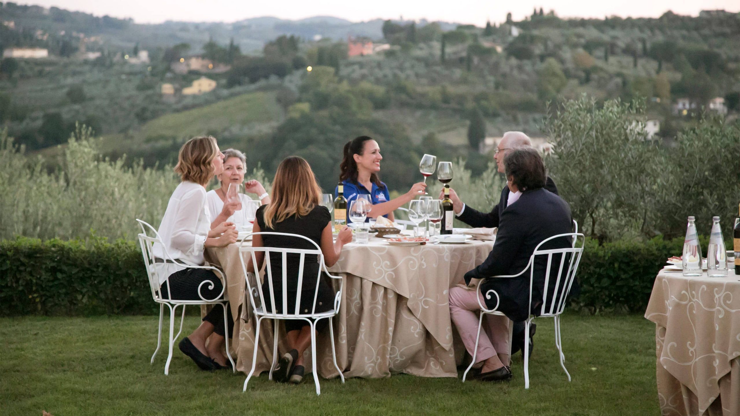 wine tasting and dinner in a Florence vineyard