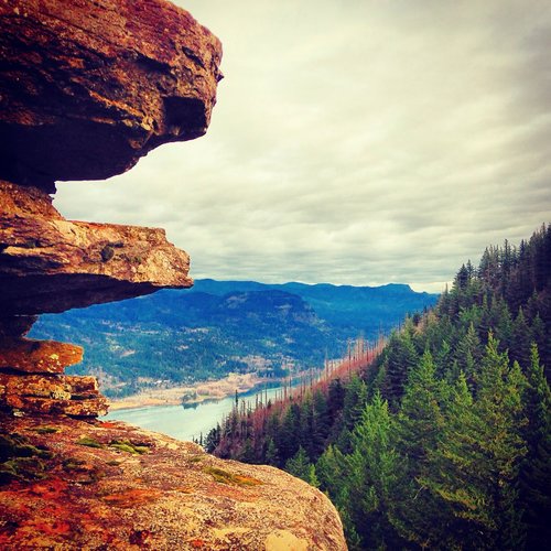 Angel's Rest, a view point on one of the best hikes near Portland, Oregon