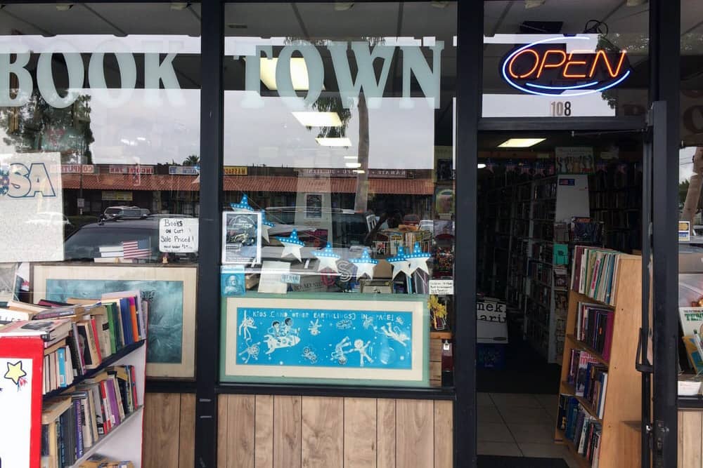 Outside view of BookTown, one of the best thrift stores in Anaheim.