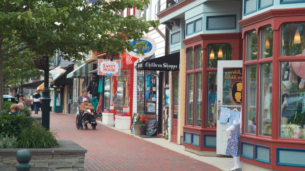 shopping and dining in cape may