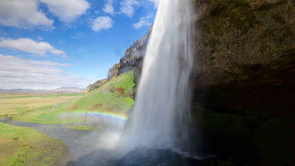 explore the beauty of seljalandsfoss walking tour ideas