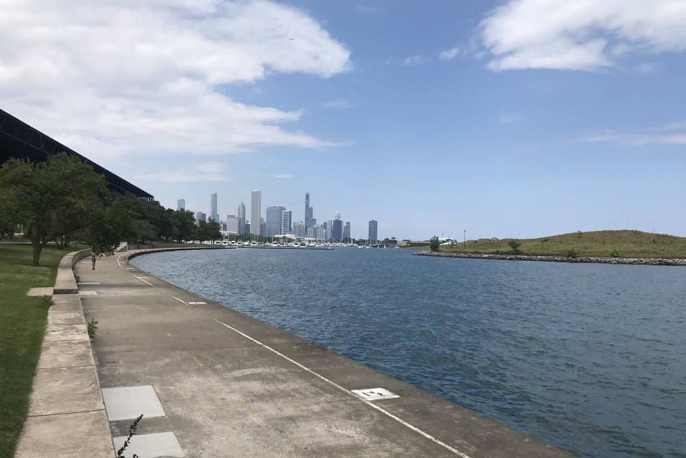 An empty trail, overlooking Lake Michigan, a free great thing to do in Chicago with kids.