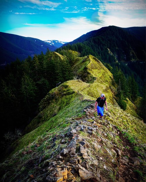 View from Munra Point, a hike near Portland, Oregon