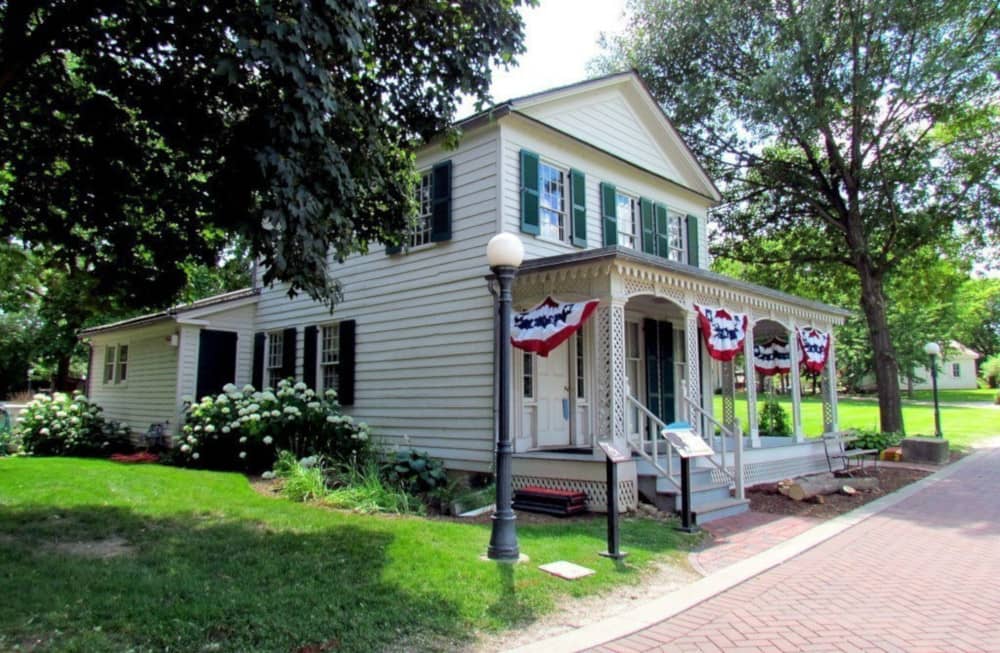 naperville illinois day trip chicago