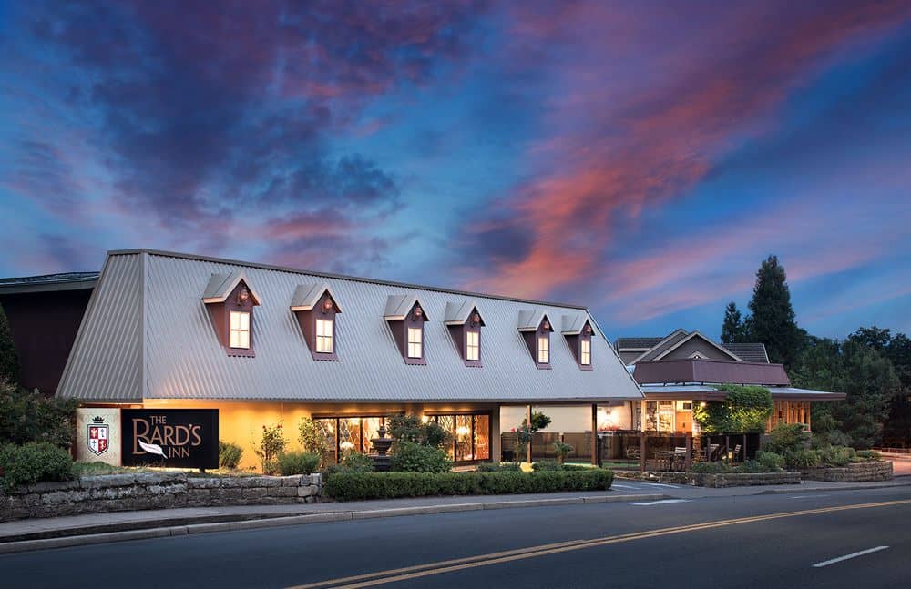 The Bard's Inn at twilight, a great place to stay during Oregon Shakespeare Festival