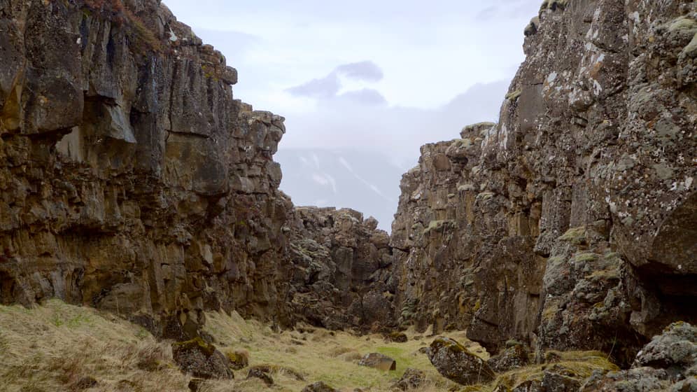 sightseeing and walking tours in thingvellir national park